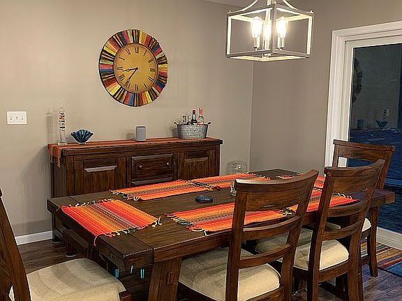 Dining with sliders to deck