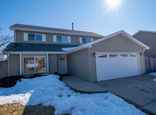 2955 Diane Dr, Aurora, IL 60504