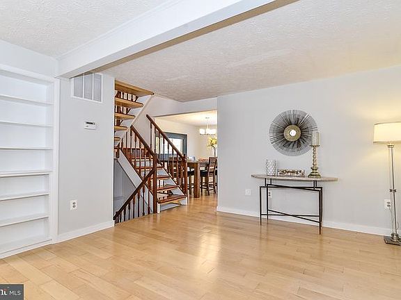 4th image of 13646 Clarendon Springs Ct