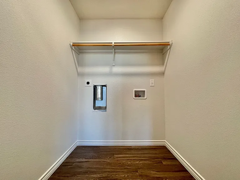 1802 Montell St — Photo 13
