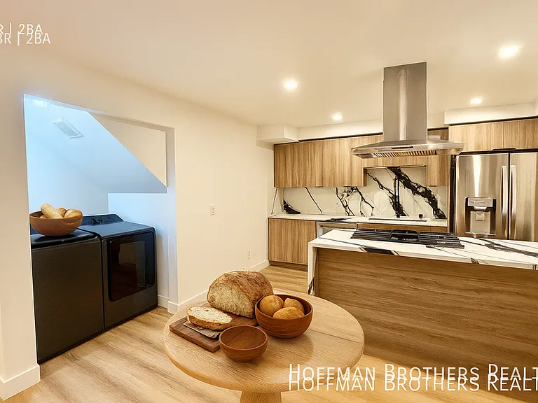 4512 1/4 Saint Elmo Dr — Photo 8