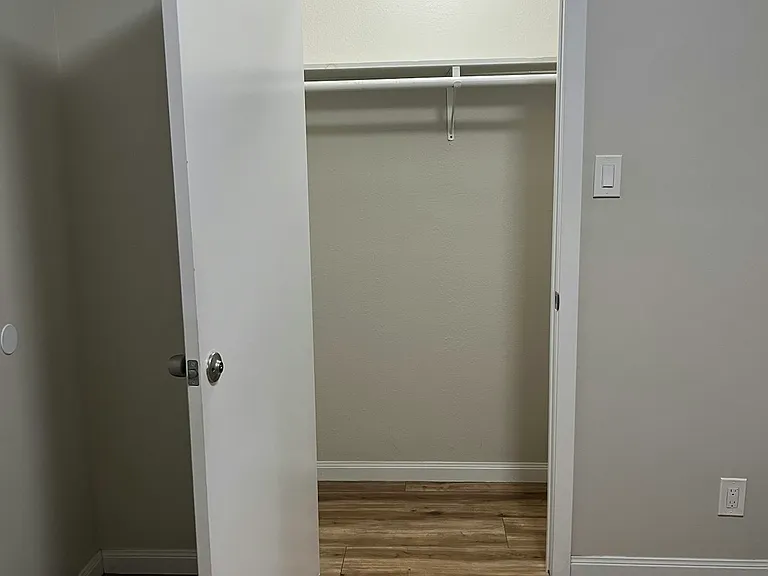 1904 Hearthstone Dr #102 — Photo 28