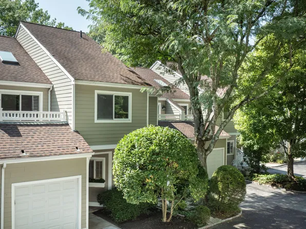 333 Palmer Hill Rd APT 2B, Greenwich, CT 06878