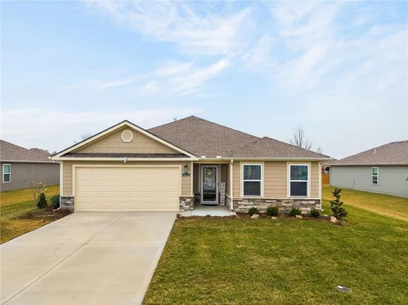 520 SE Laurel Dr, Blue Springs, MO 64014
