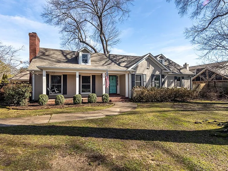 500 Colonial Rd — Photo 2