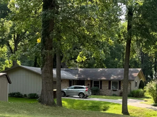 746 Ridgewood Dr, Ionia, MI 48846