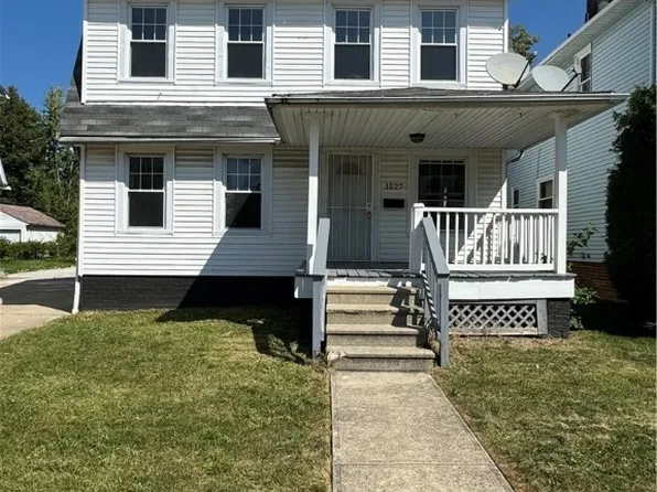 1527 E 204th St, Euclid, OH 44117