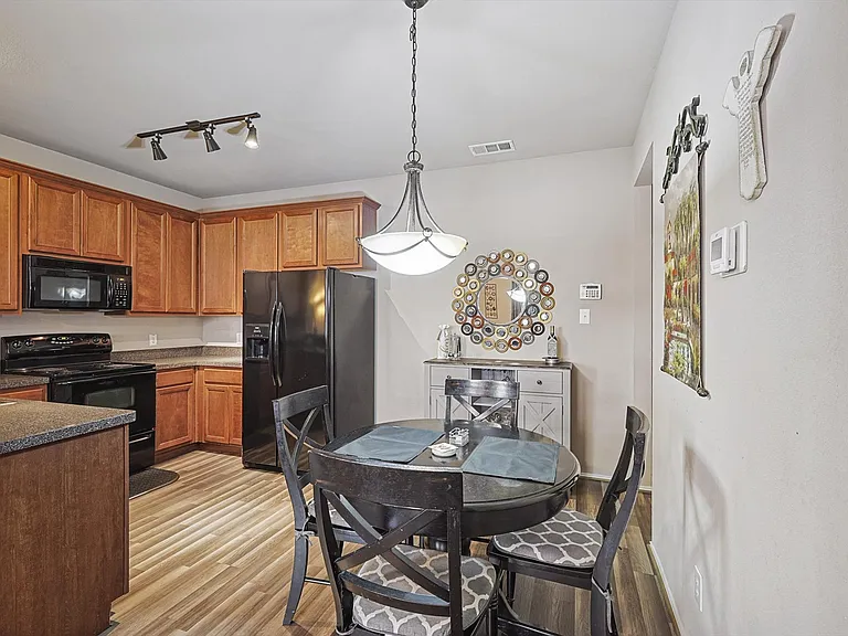 4064 Kyndra Cir — Photo 8