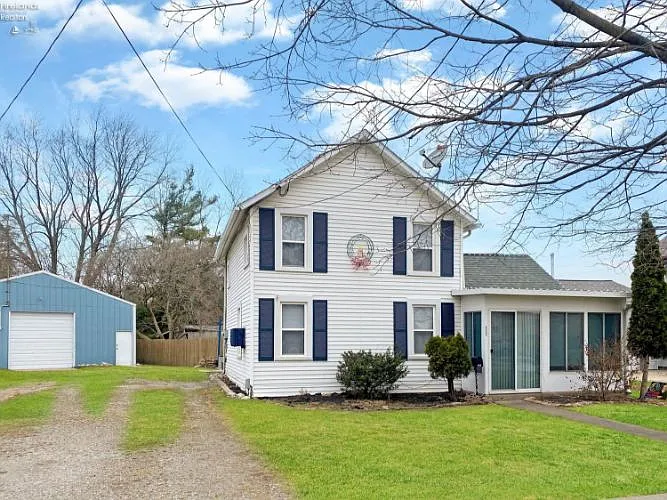 809 Williams St photo 1
