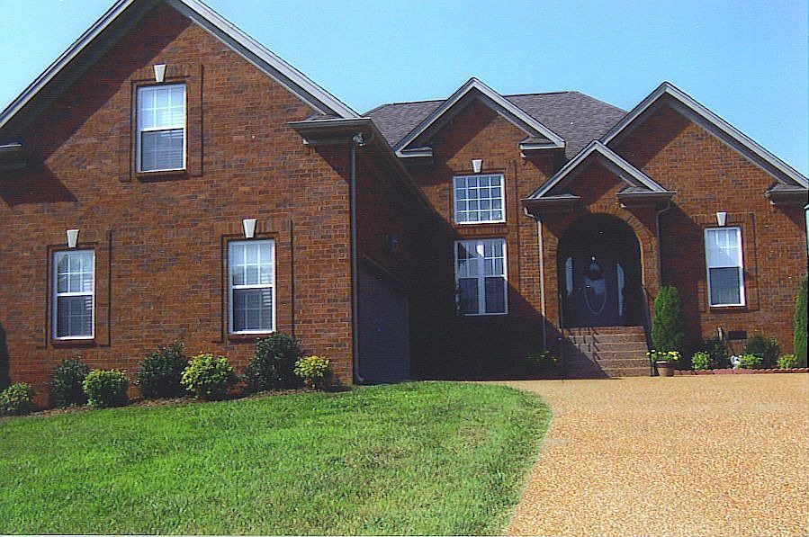 all brick 1 1/2 stories