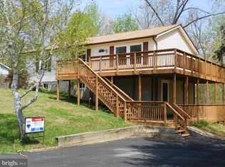 8266 Power Dr, Lusby, MD
