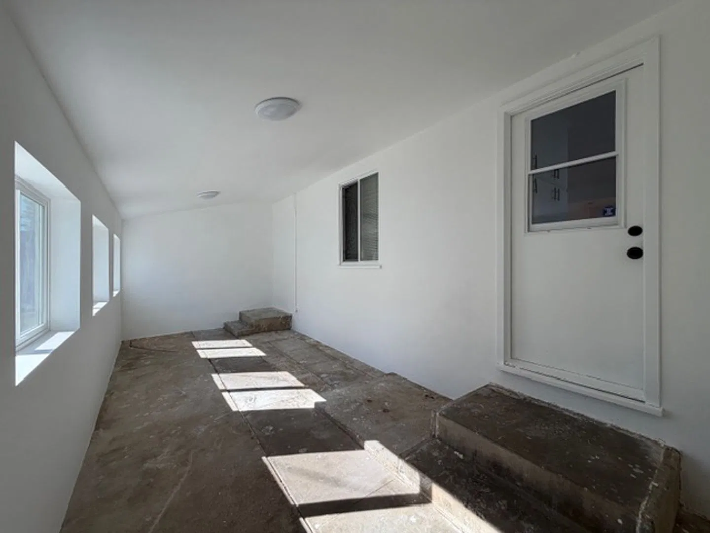 Recently Remodeled 3 Bedroom 2 Bath Home with Covered Patio & 2 Car Garage — Photo 2