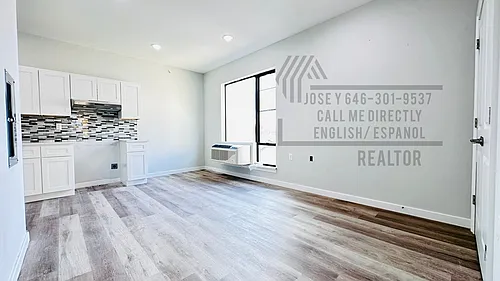 65 Auburn St Photo 1