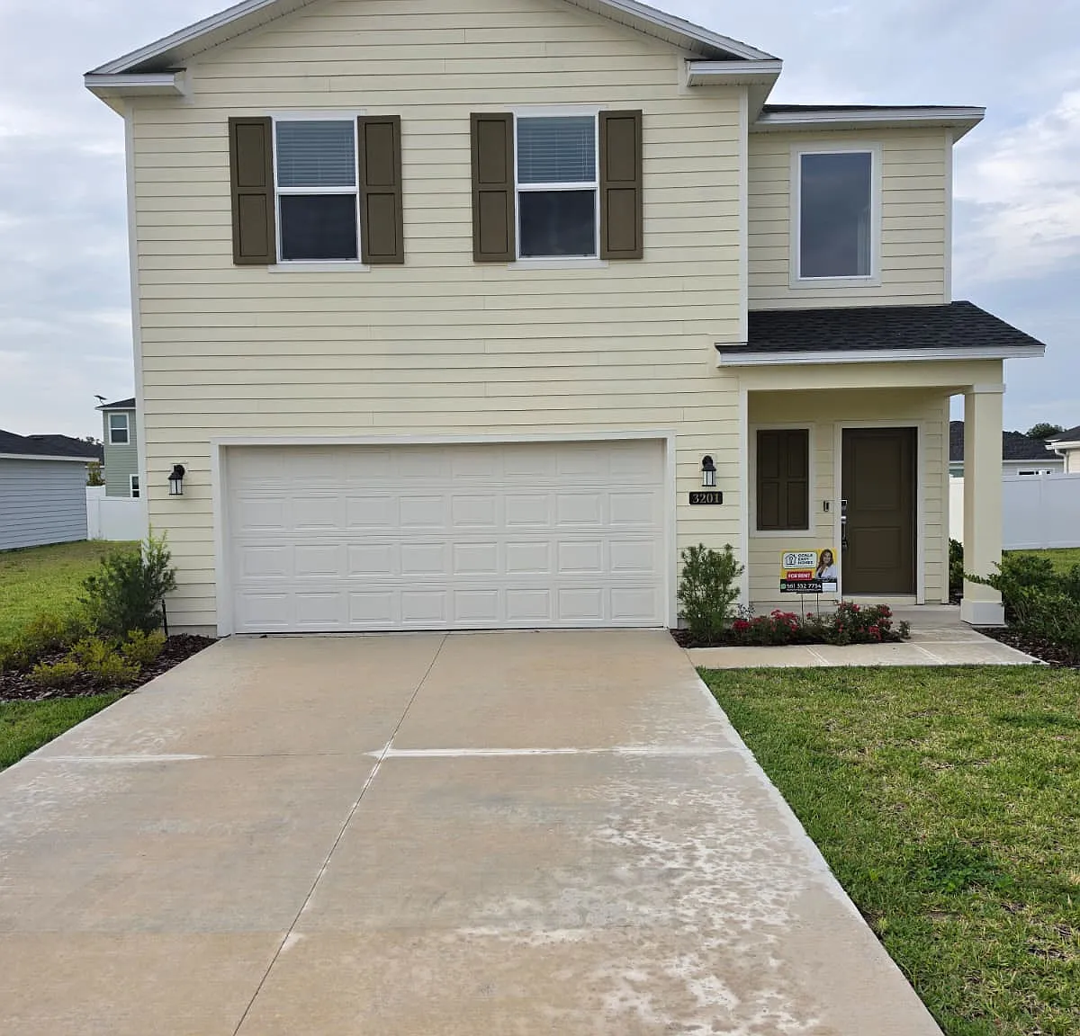 4 bed, 1879 sqft, $2,199 — Photo 1