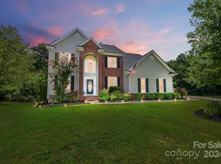 6300 Crosshall Pl, Waxhaw, NC 28173