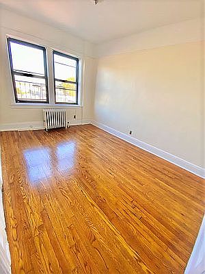 3rd image of 2267 35th St APT 4C