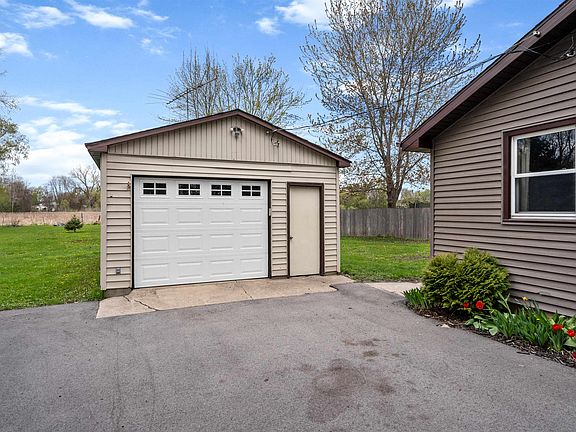 4th image of 607 Hunters Point Rd