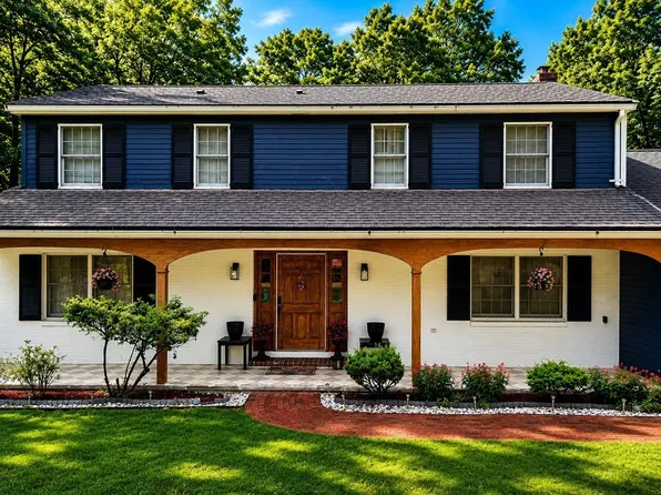 107 Sandra Ln, North Andover, MA 01845