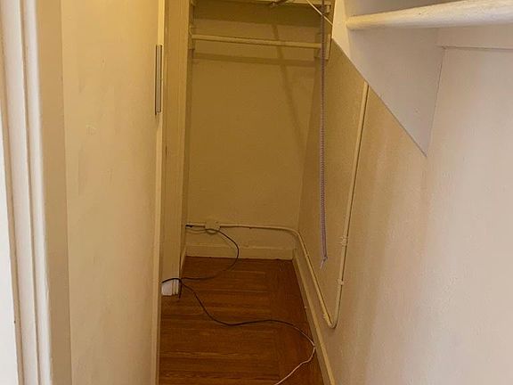 2nd image of 2020 Franklin St APT 8