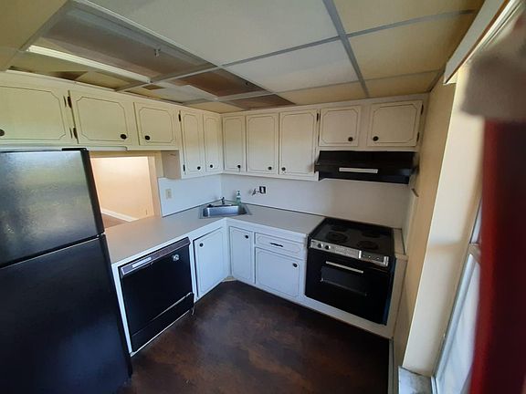 2nd image of 5841 NW 61st Ave