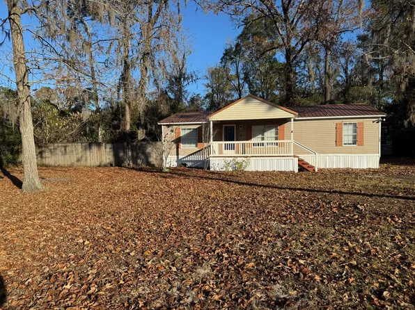 126 Happy Time Dr, Crawfordville, FL 32327
