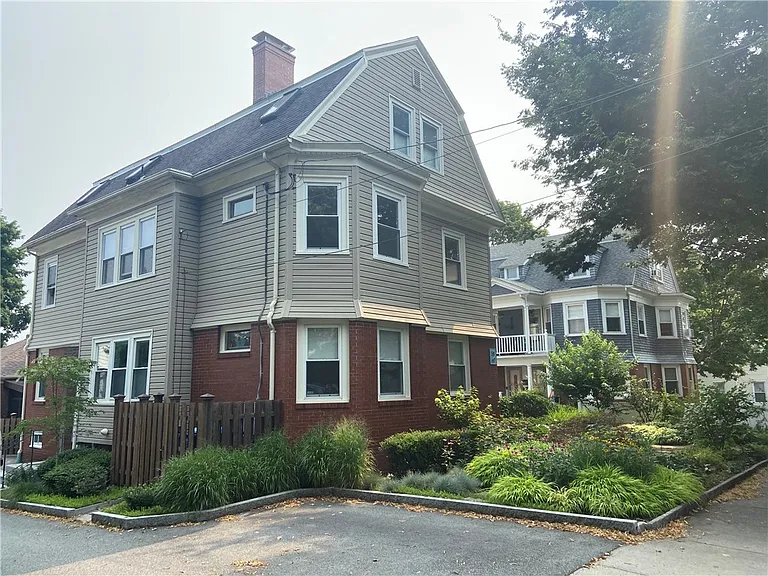 60 Forest St — Photo 19