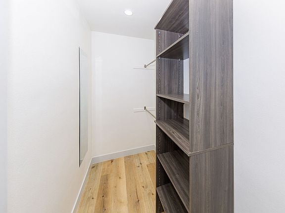4th image of 1827 E Ocean Blvd APT 17