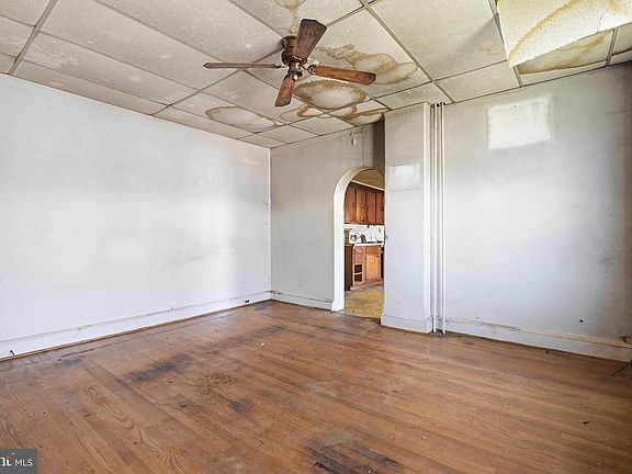3rd image of 104 10th St
