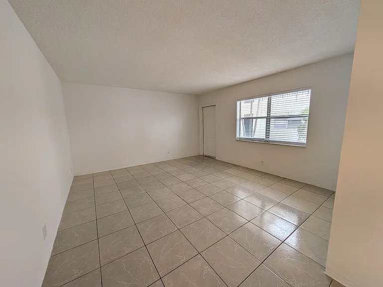 2830 Fillmore St — Photo 4