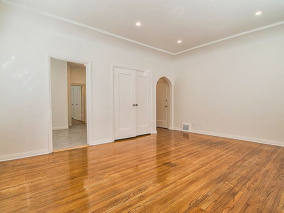 4th image of 367 N Curson Ave APT 8