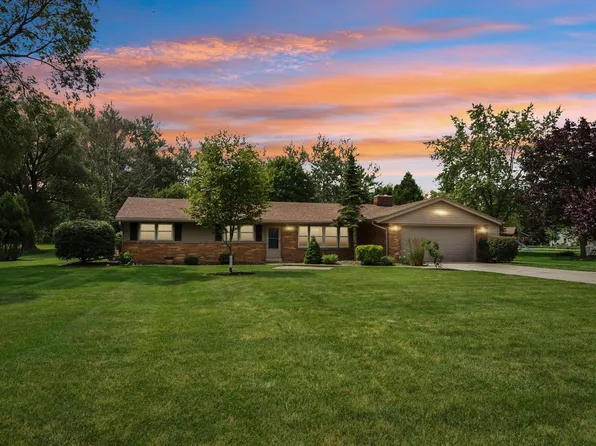 801 West San Jose LANE, Mequon, WI 53092