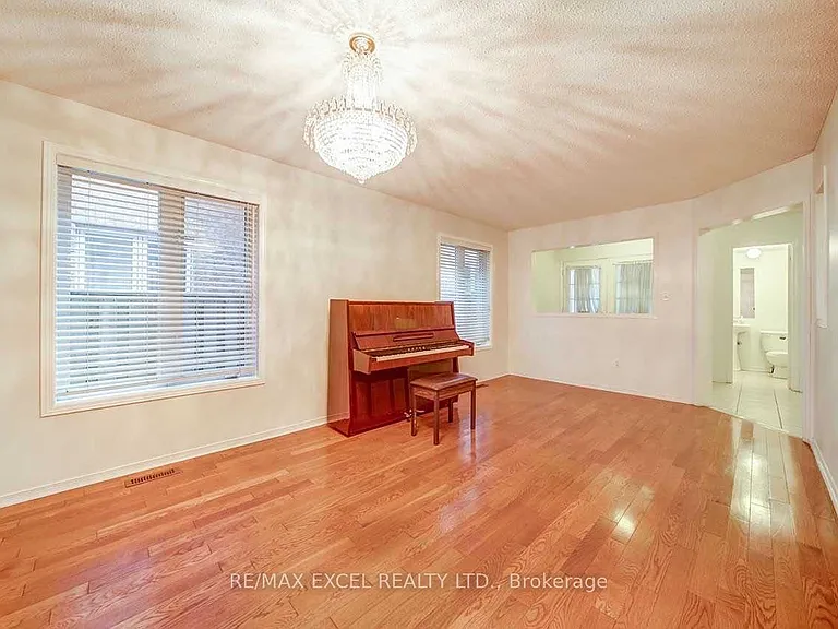 175 Shepton Way #UPPER — Photo 5