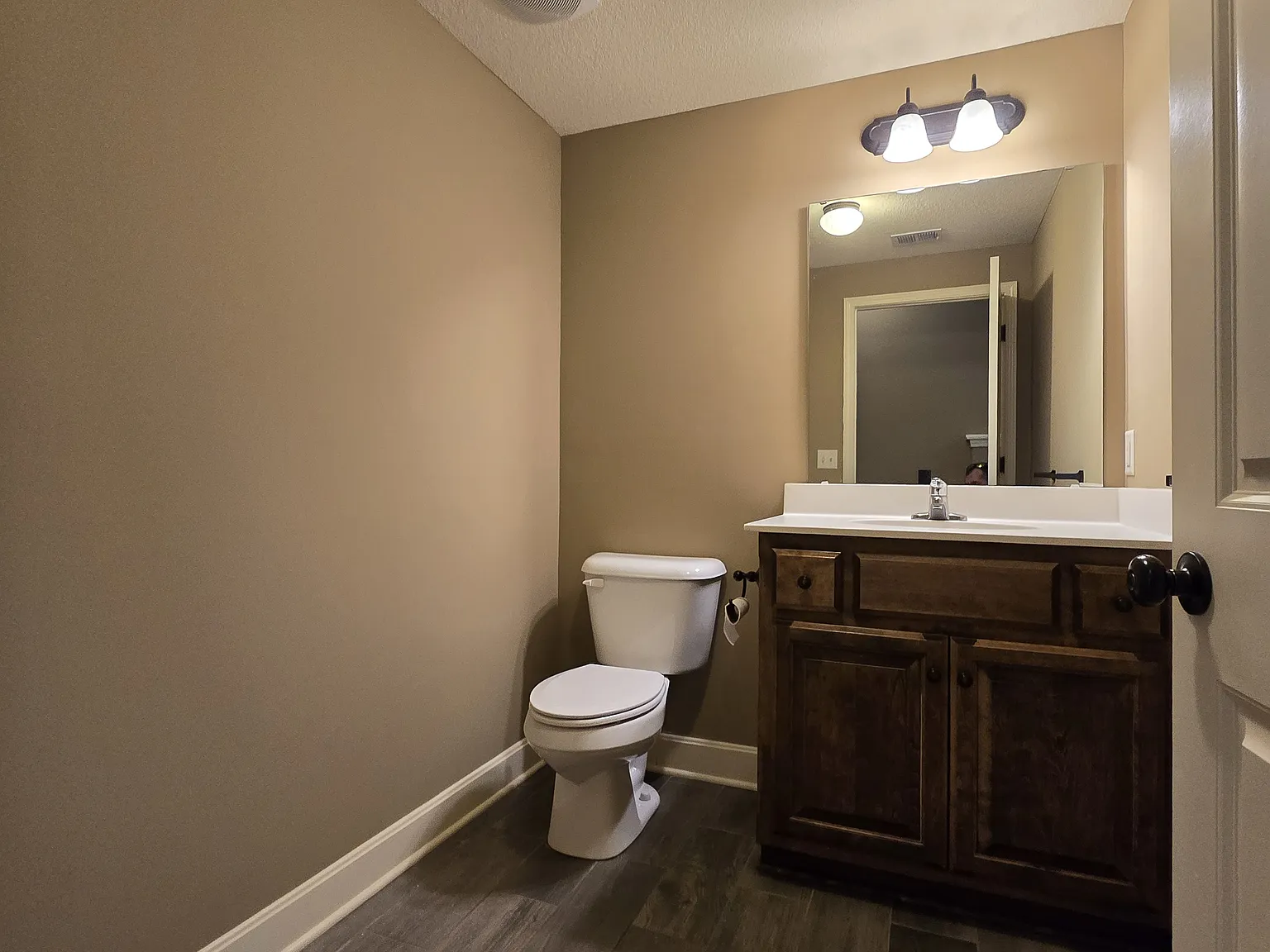 3 bed, 2.5 bath, 1550 sqft, $2,000 — Photo 3