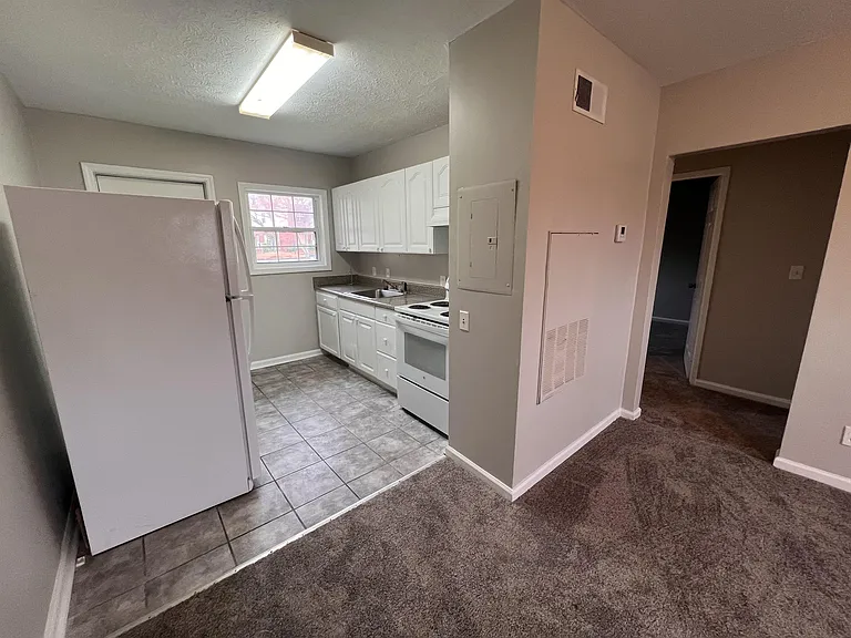 865 Hank Aaron Dr SW — Photo 2