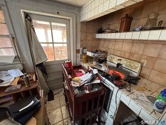 4th image of 76 Main Street