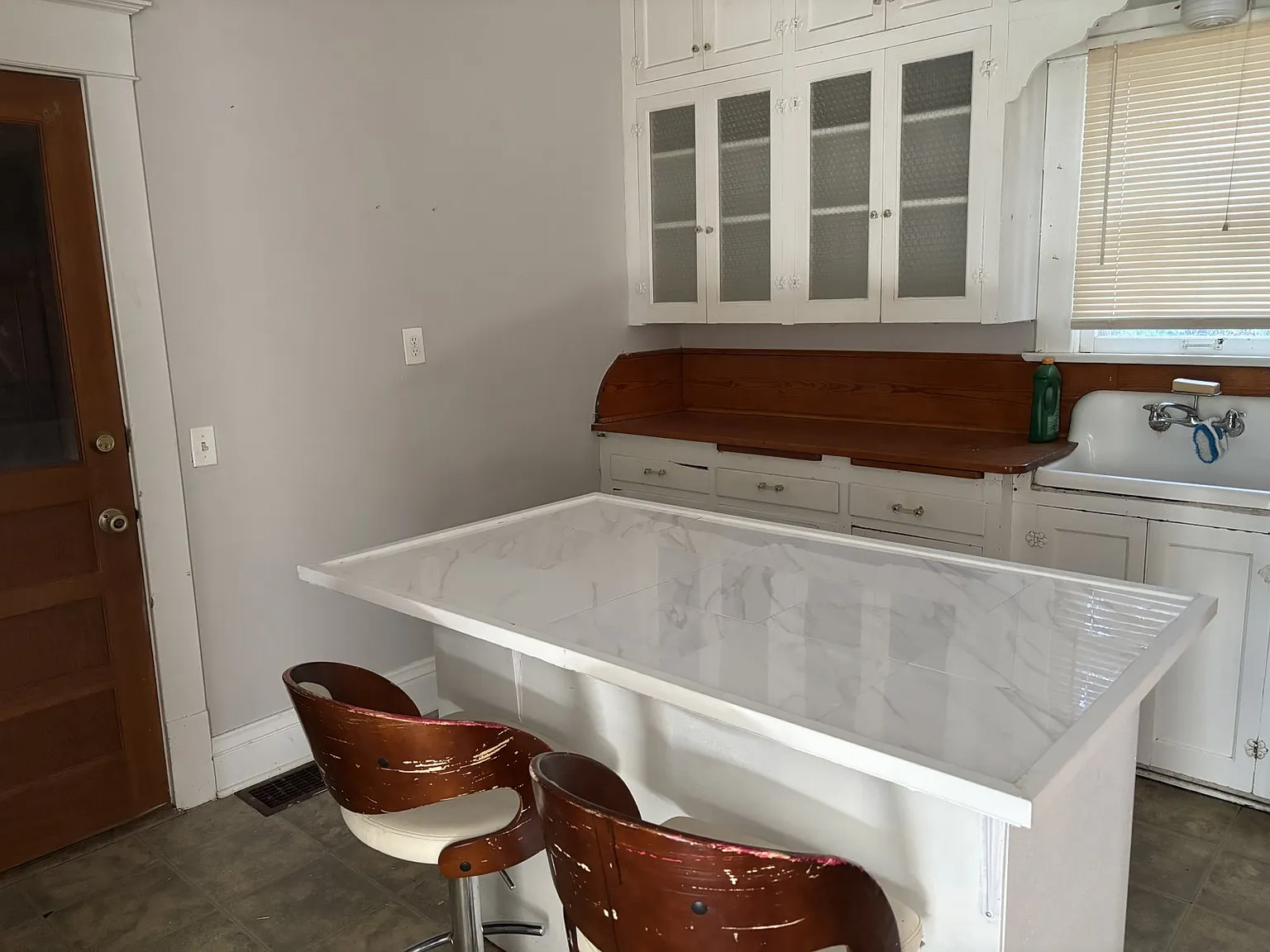 2 bed, 1370 sqft, $1,200 — Photo 4