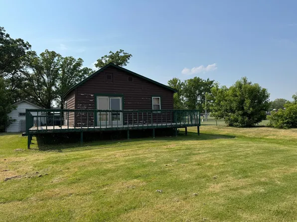 109 E Lokken Ave E, Badger, MN 56714
