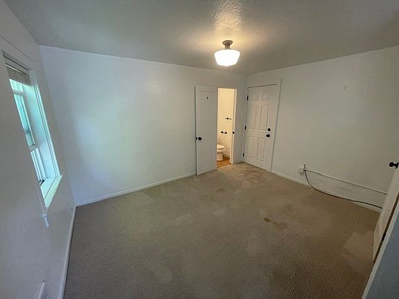 5th image of 108 Sycamore St