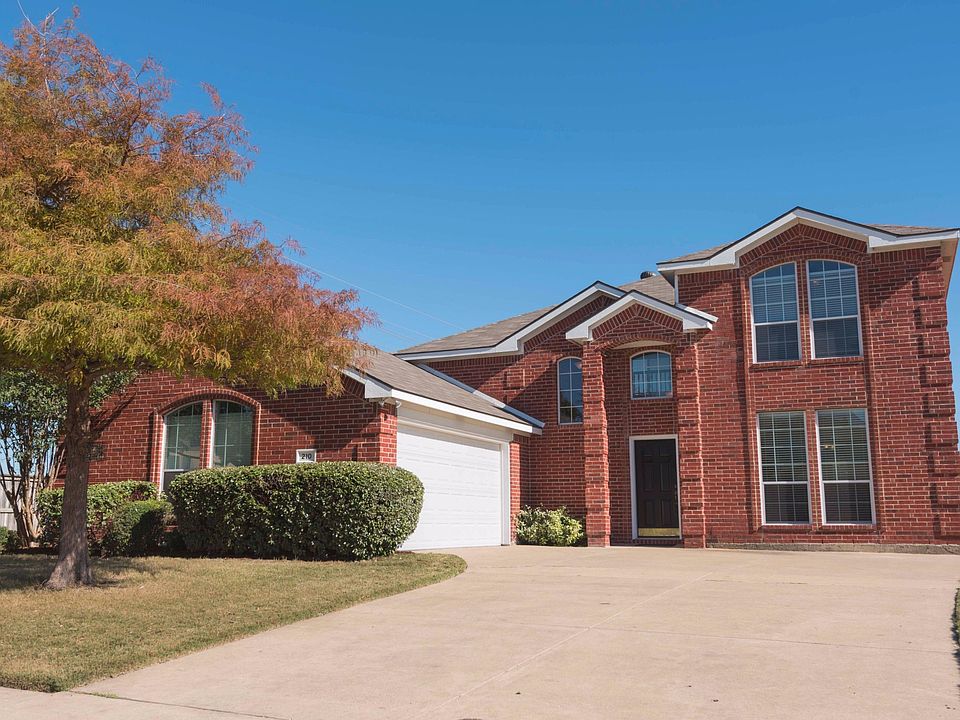 1st image of 210 Windy Knoll Ln