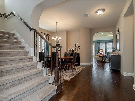 3rd image of 6612 Manzano St