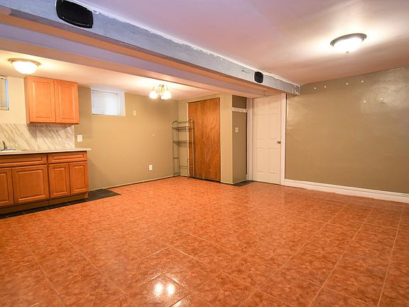4th image of 2034 E 72nd St