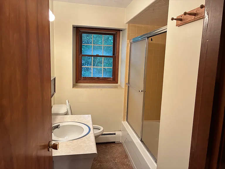 22 Floral Ave #6 — Photo 8