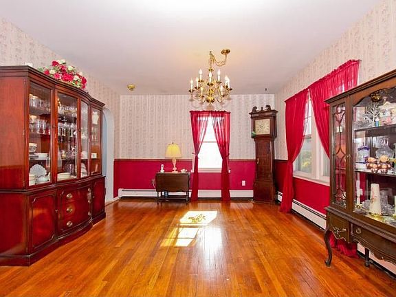5th image of 27 Geranium Ave