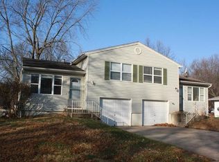 906 S Broadway St, Louisburg, KS 66053