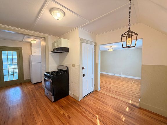 2nd image of 636 Summer St APT 3