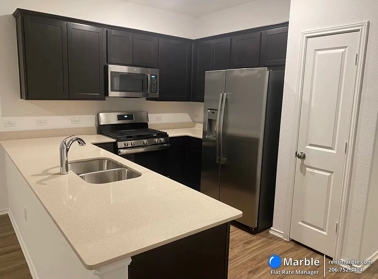 4 bed, 1627 sqft, $1,795 — Photo 2