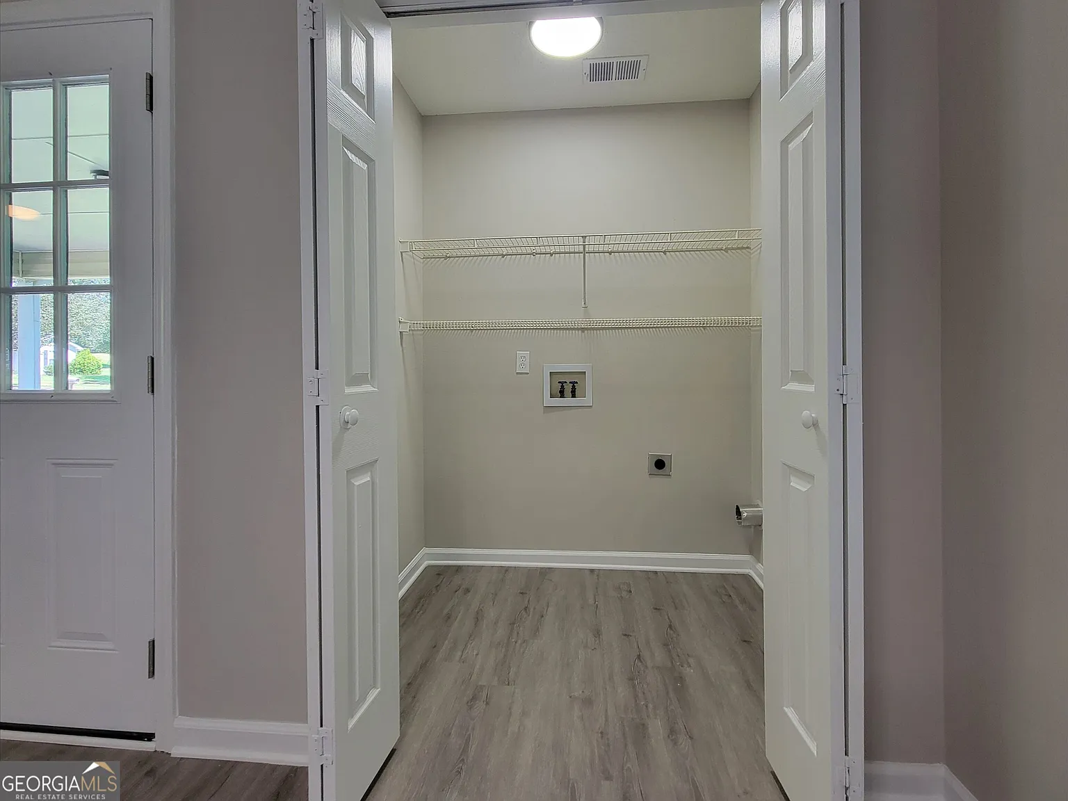 3 bed, 2.0 bath, 1060 sqft, $1,875 — Photo 4