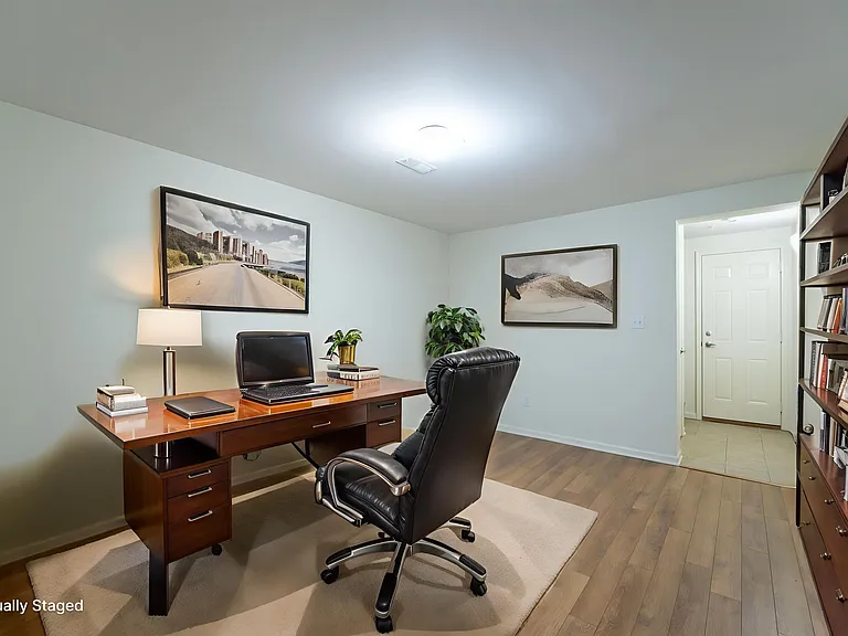 120 W Oakbrook Dr — Photo 29