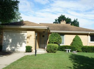 207 S Louis St, Mount Prospect, IL 60056