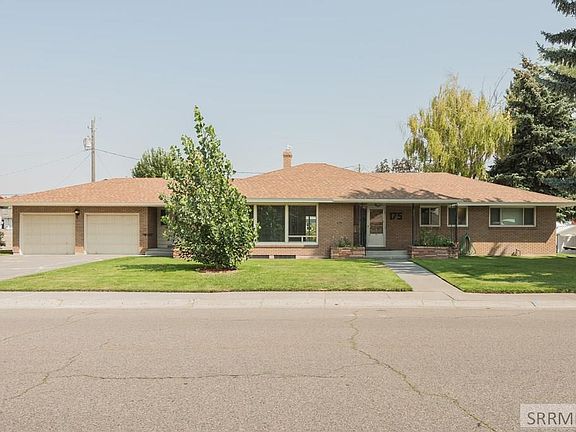 3rd image of 175 Marjacq Ave